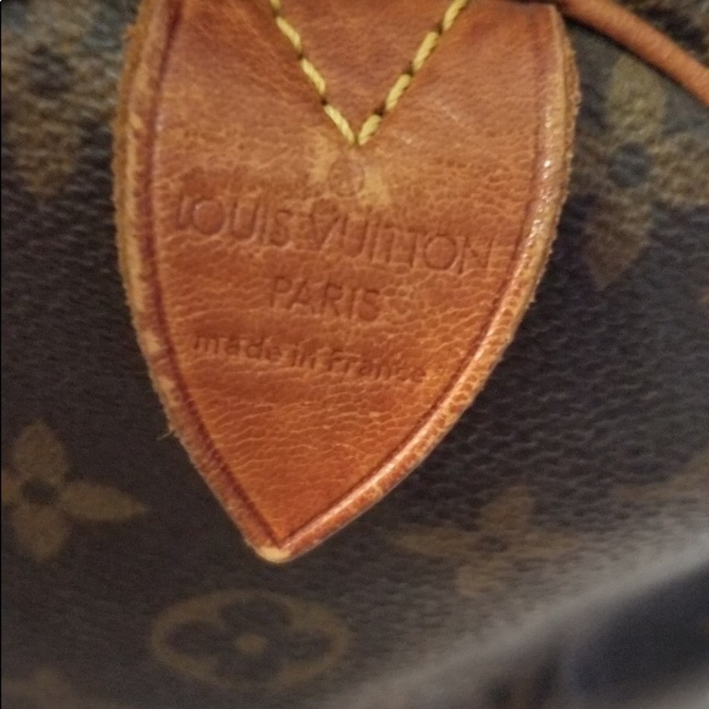 Authentic Louis Vuitton Monogram Speedy 30 Handbag